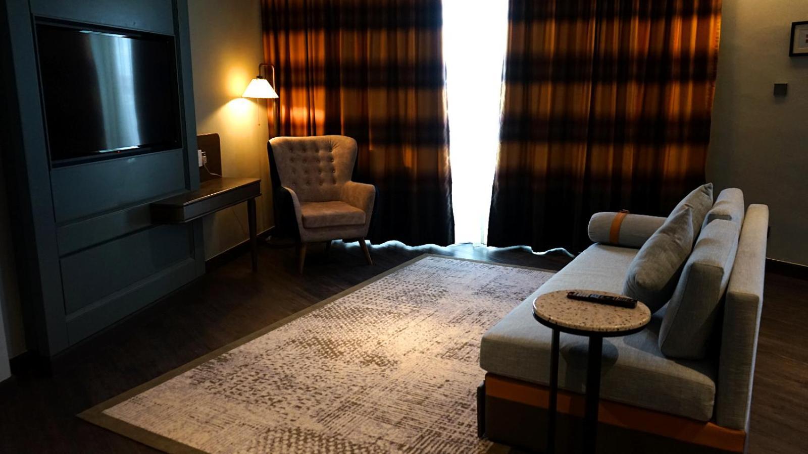 The George Penang By The Crest Collection George Town Exterior foto A room at the hotel